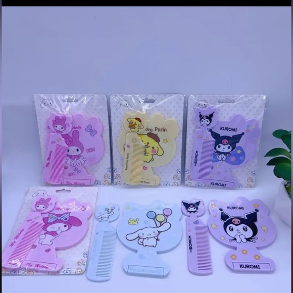 Cartoon Melody Kuromi portable mirror mini comb girl Kuromi beauty comb fold - Picture 2 of 2